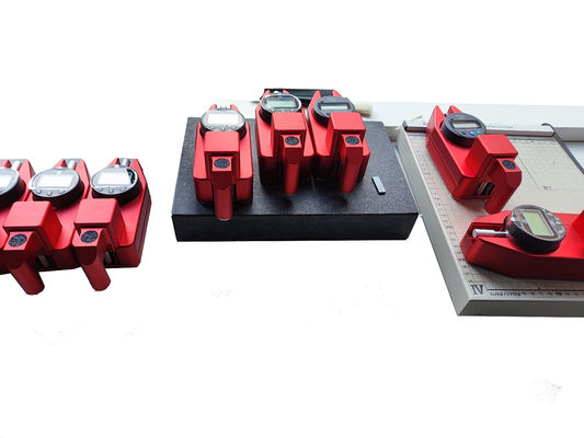 Draagbaar instrument met hoge precisie voor het meten van de dikte van wegmarkeringen