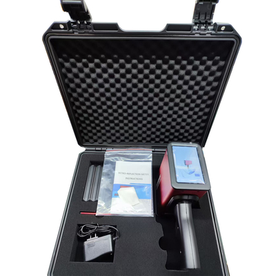 Compacte retroreflectiemeter met 6V gelijkstroomvoorziening -4° hoek van inslag en 0,2° hoek van waarneming