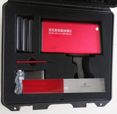 Realtime weergave van on-site temperatuur- en vochtigheidsretroreflectometer voor teken